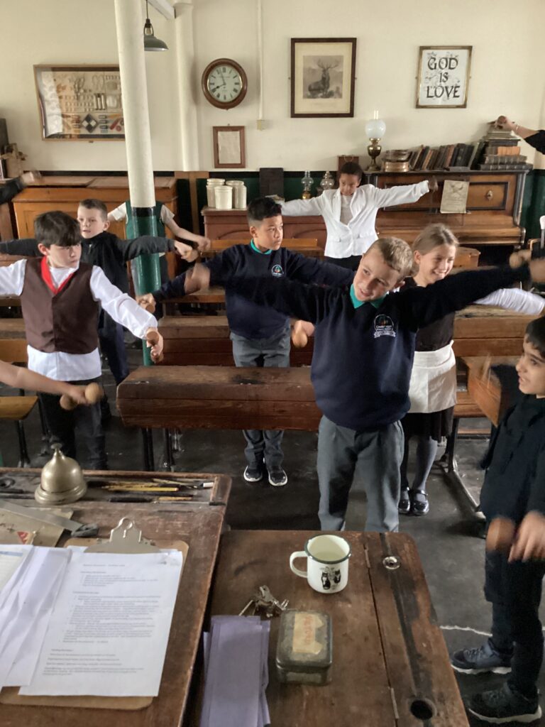 LKS2 - Class 5 & 7- Armley Mills Trip